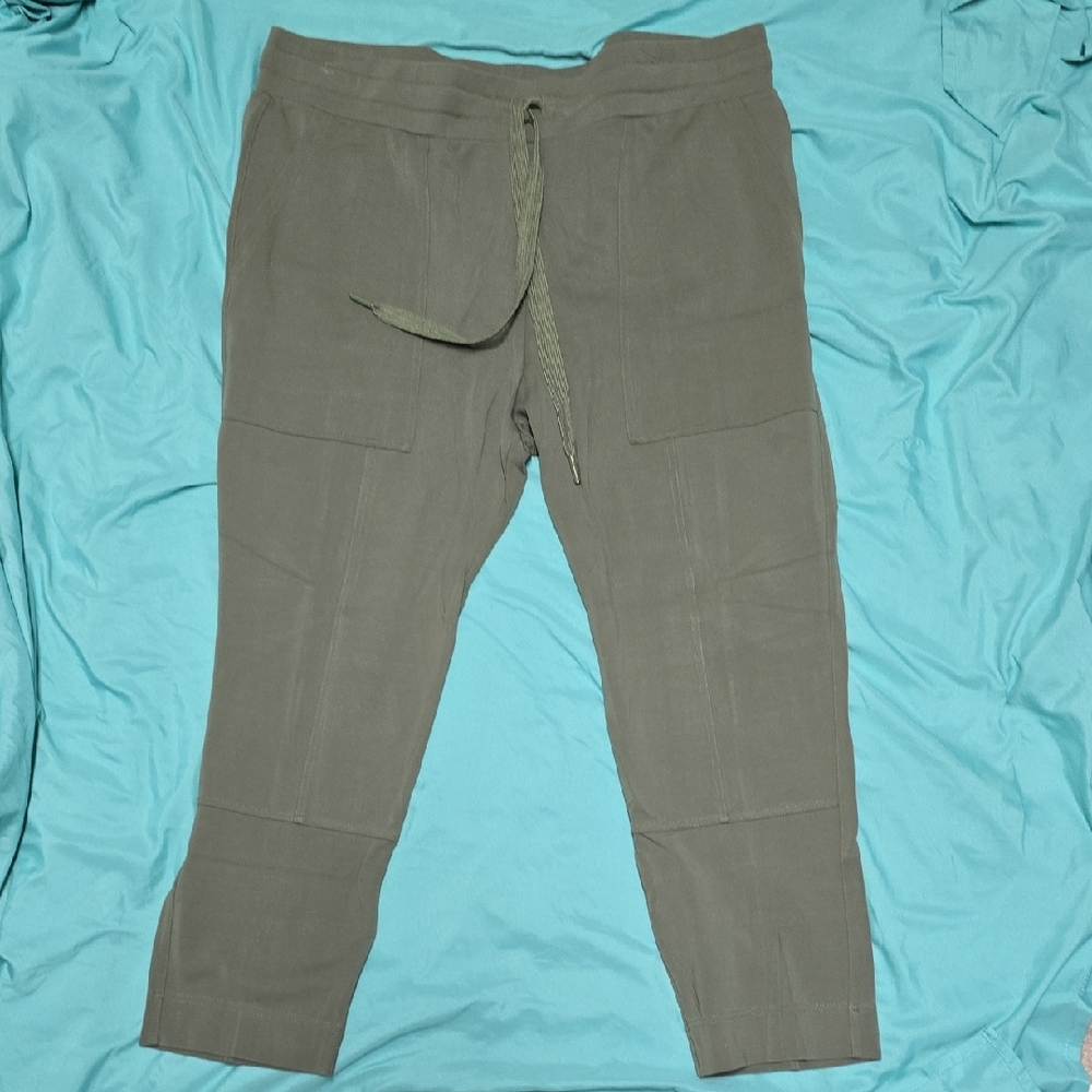 CAbi Olive Green Women's Pants